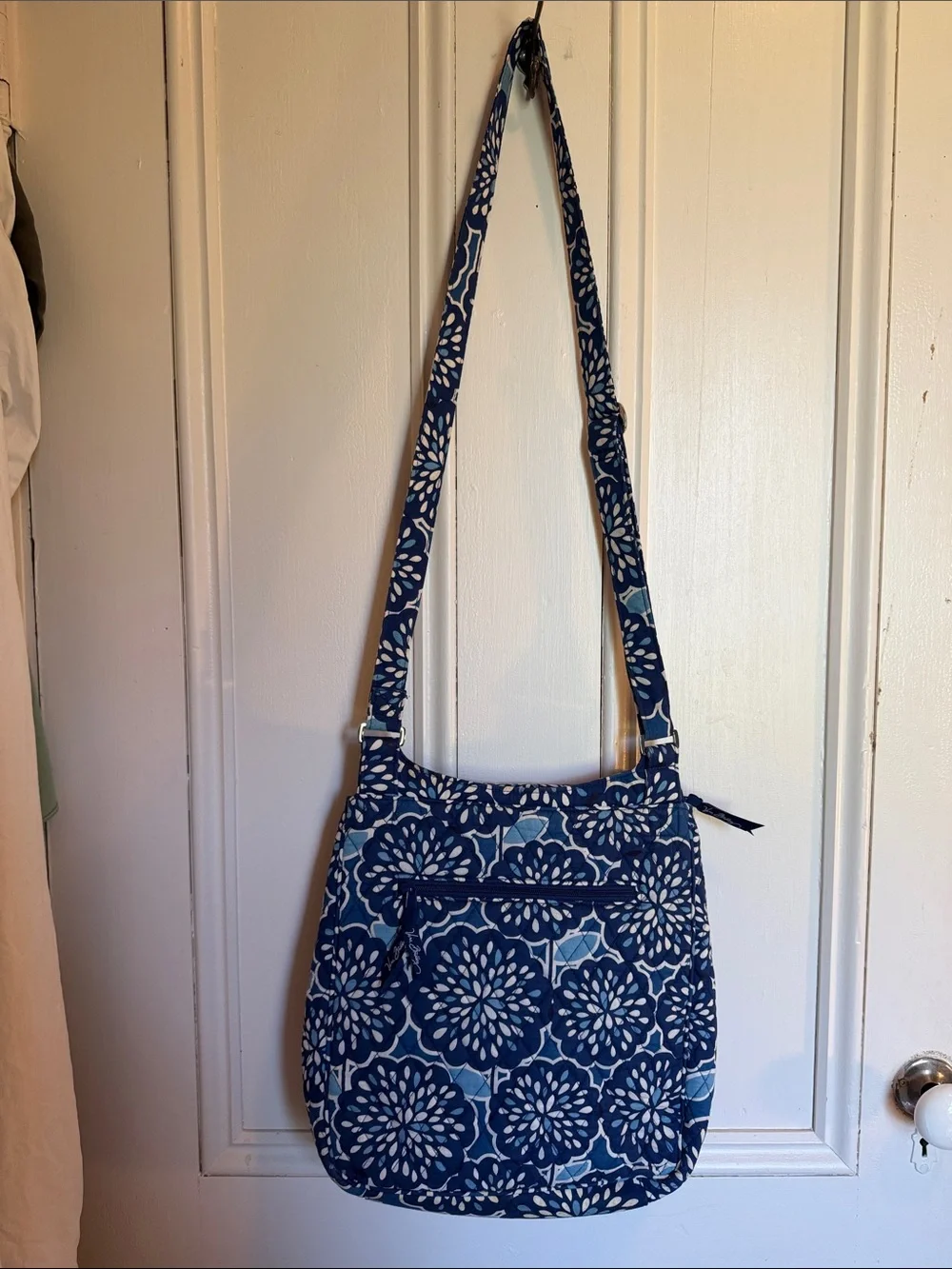 Vera Bradley Blue Floral Crossbody Shoulder Bag - Picture 4 of 9